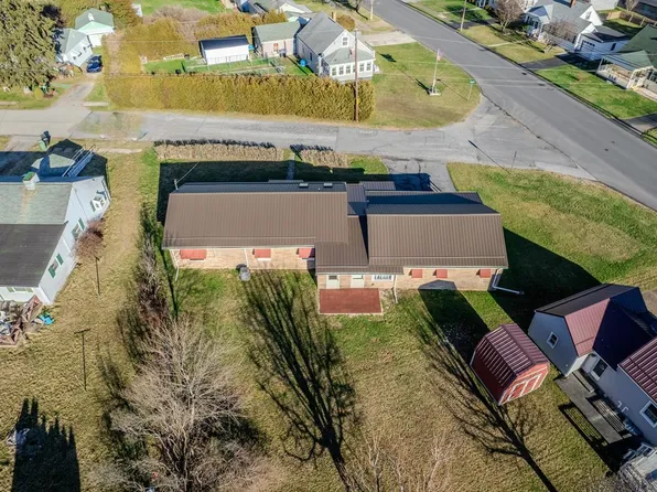 205 Hereford Ln, Johnstown, PA 15905