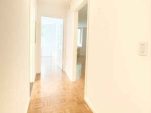 350 West 43rd Street image 13 of 17