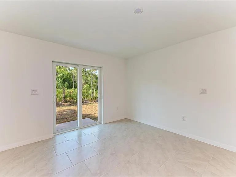 23444 Steeple Ave — Photo 13