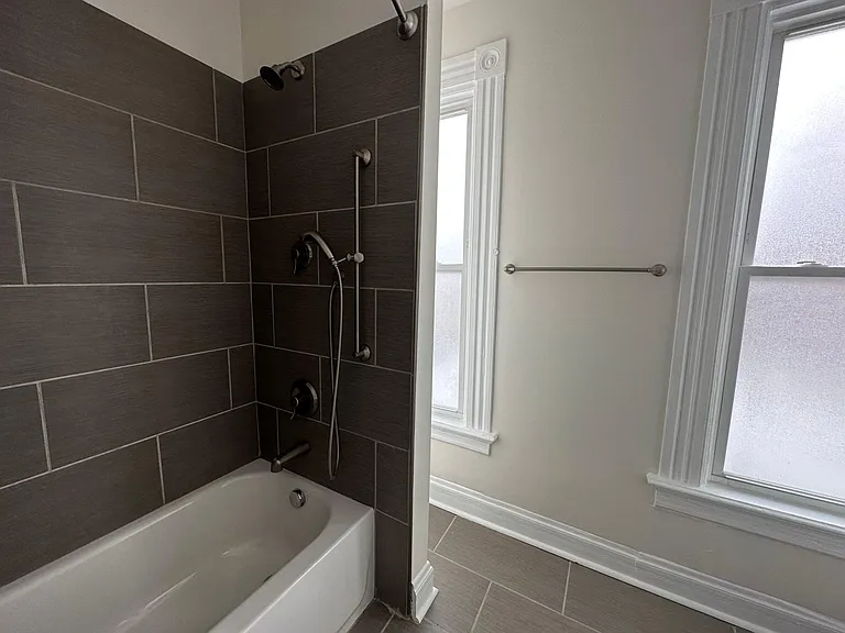 217 Washington Ave — Photo 17