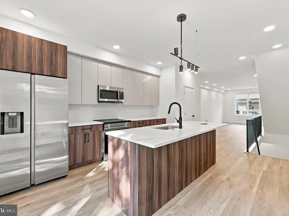 4018 Cambridge St, Philadelphia, PA 19104