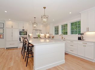 8 Blueberry Rd, Marblehead, MA 01945