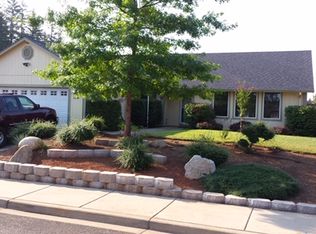 316 Merlot Dr, Cave Junction, OR