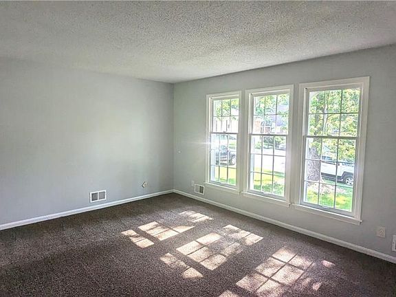 4th image of 9005 Kentucky Ave