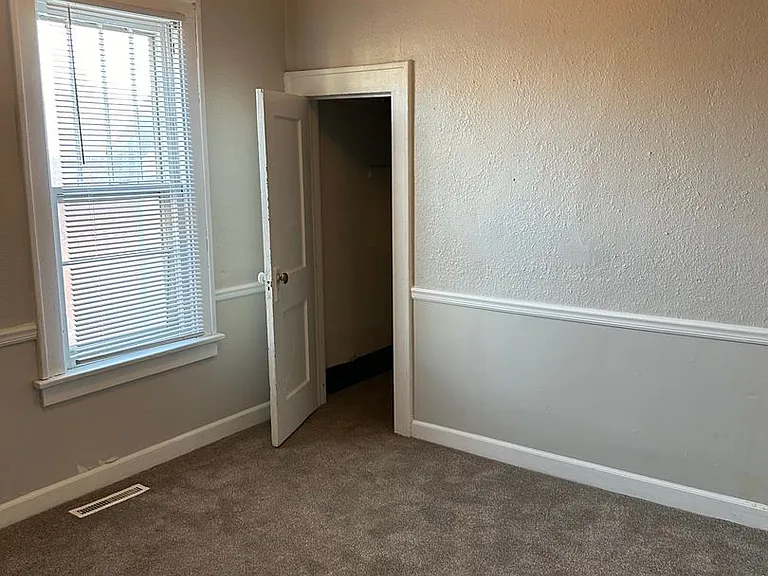 House- NE — Photo 8