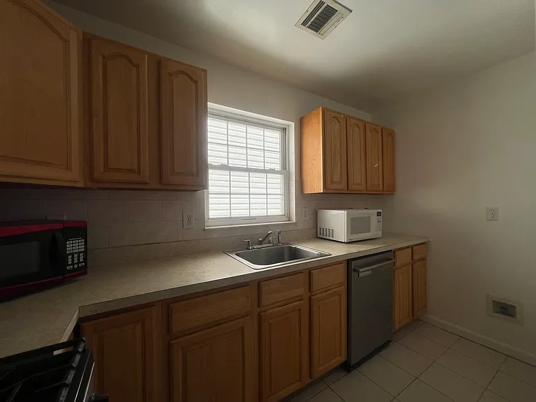16 Bergen Ave #2 — Photo 8