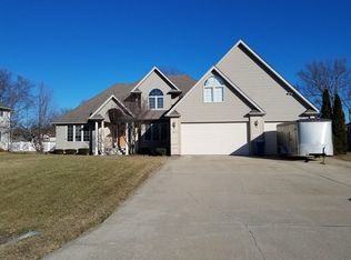 2677 Creekside Ln, Morris, IL 60450