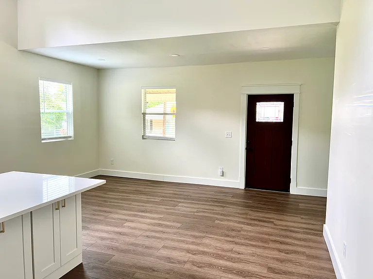 508 Cambridge St — Photo 5