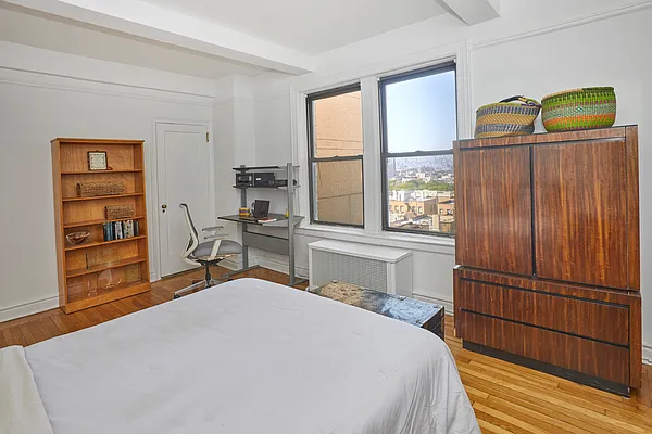 Sold by Compass | media 22