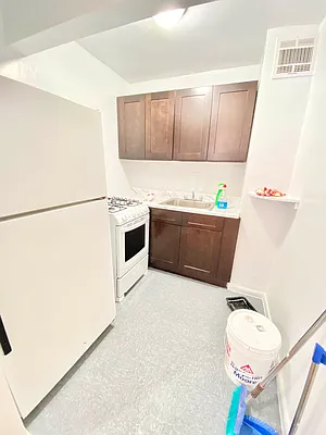 Rented by Queens Apartments Realty LLC | media 21