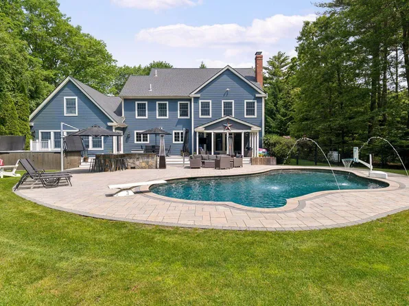 49 Sleepy Hollow Drive, Greenland, NH 03840