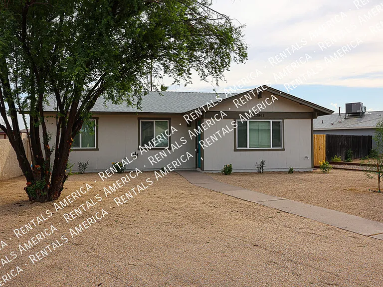 13861 N 48th Ave — Photo 2