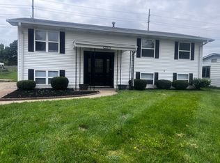 3205 Connecticut Dr, Saint Charles, MO 63301