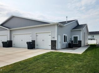 3713 Gale Cir SE, Mandan, ND 58554