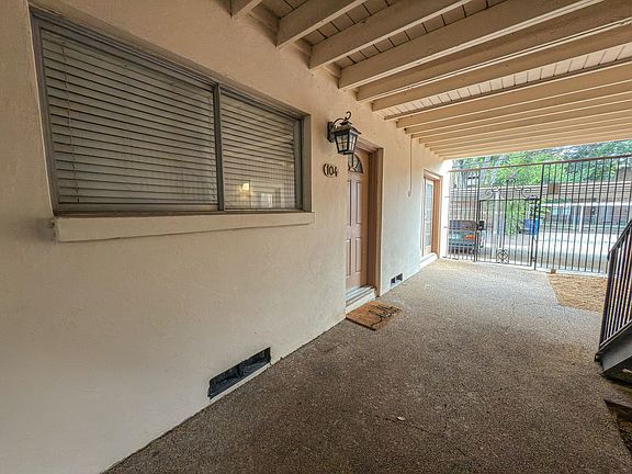 5th image of 4206 Hawthorne Ave APT 104D