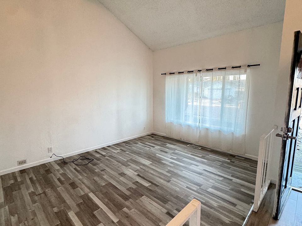 2nd image of 1013 Doncaster Dr
