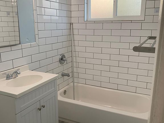 4th image of 3318 V St #2
