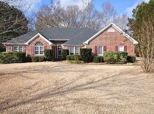 220 Castlewood Rd, Tyrone, GA 30290