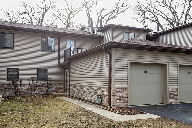 1st image of 5327 Newport Dr