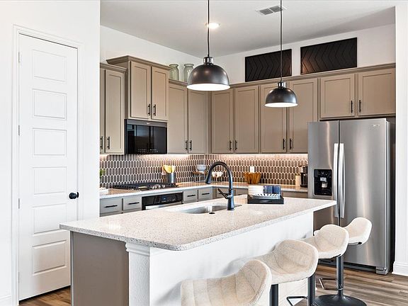 Hawthorn II Representative photo 4