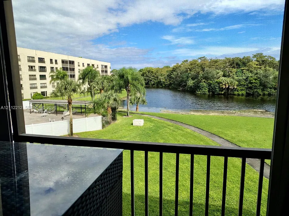 2900 NW 42nd Ave #304A