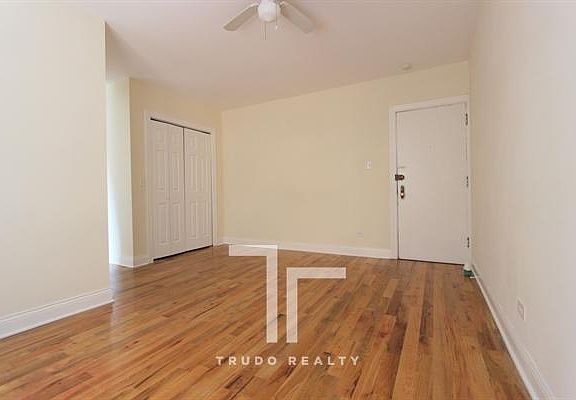 4th image of 427 W Belden Ave #000