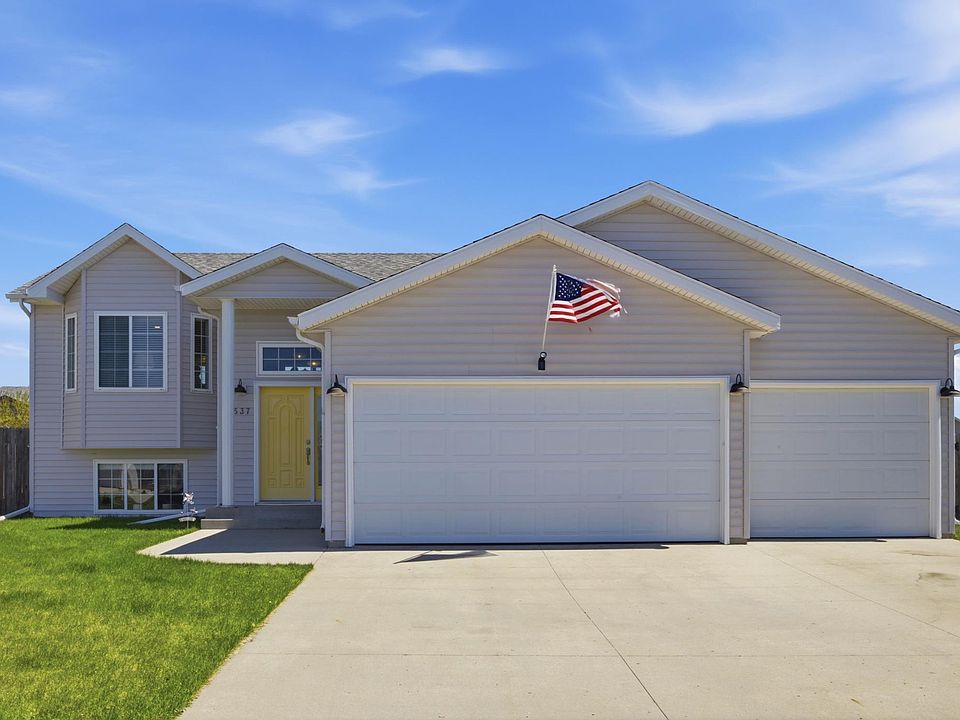 1st image of 4537 Newport Ln