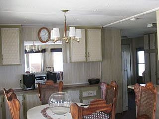 3rd image of 250 Mellen Ave