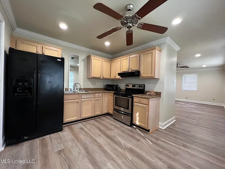 416 Jeff Davis Ave — Photo 4