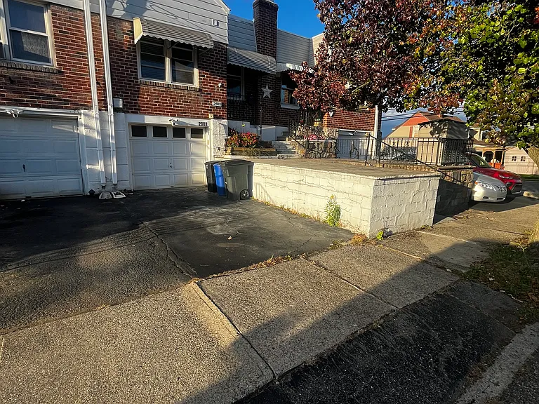 2303 2nd St — Photo 1