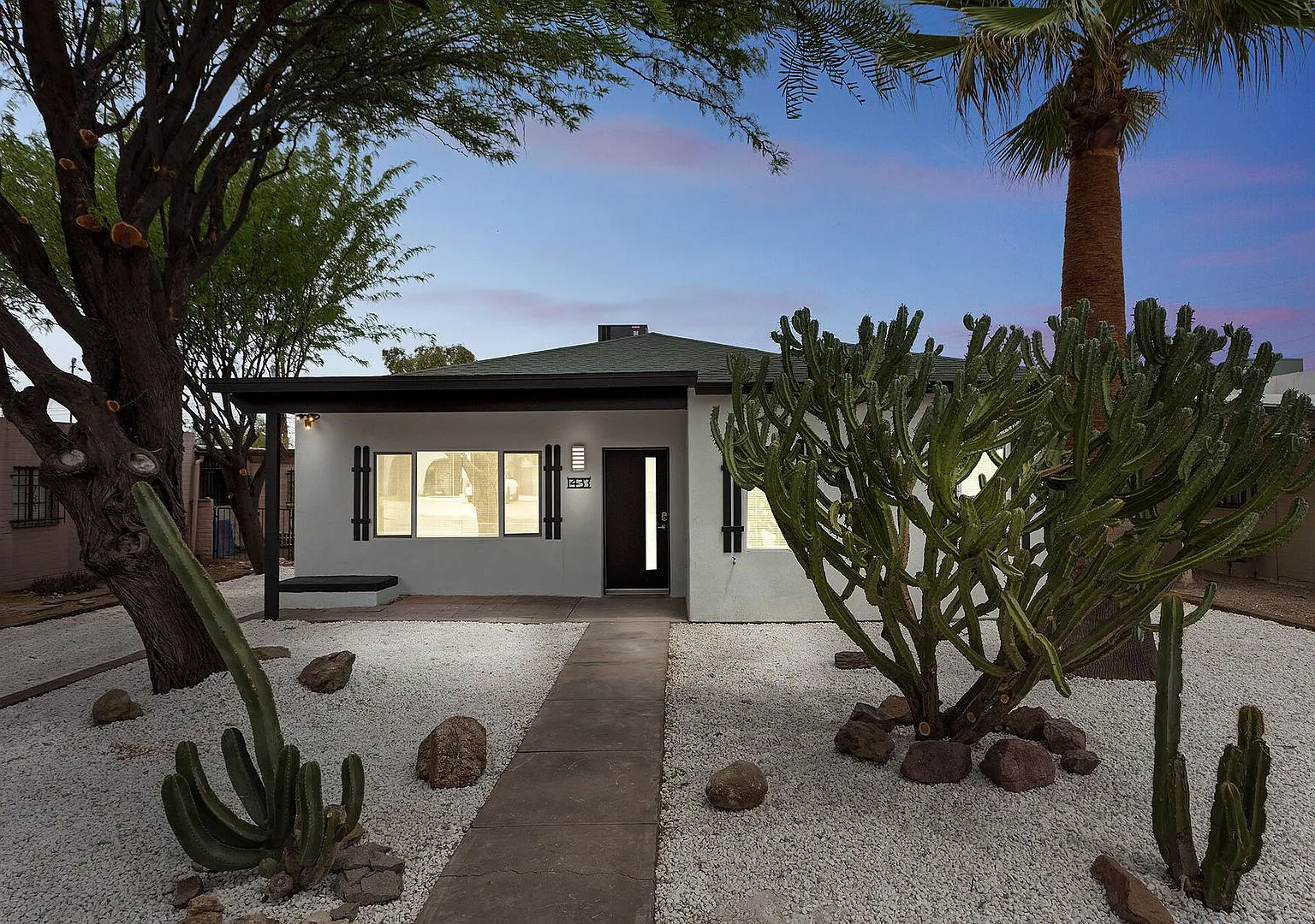 The Lodge on Lee — Photo 1