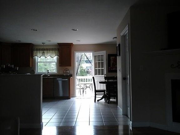 4th image of 69 12th Ave #69