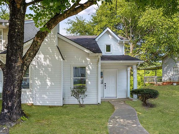 2nd image of 2176 Wellington Cir