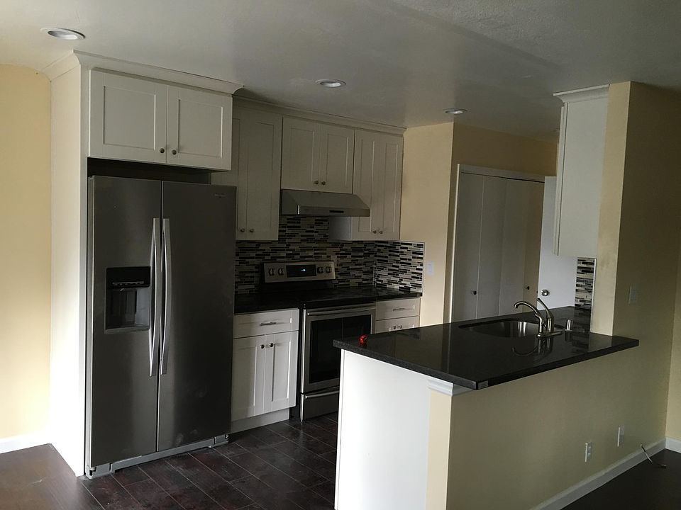 1st image of 405 Pinehurst Ave