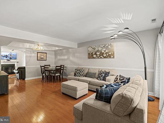 5th image of 1563 Applewood Cir