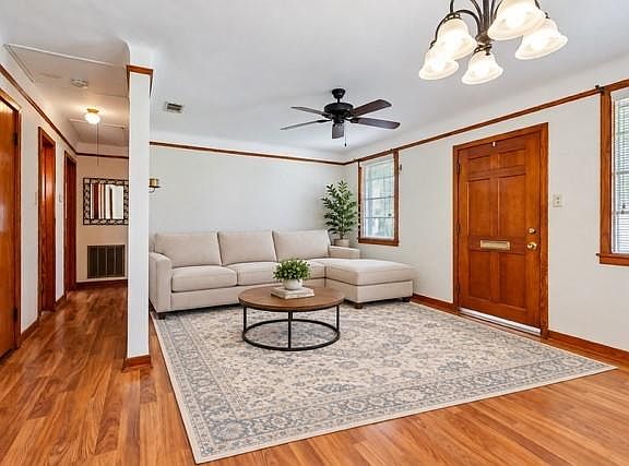 3rd image of 675 Grove Ave