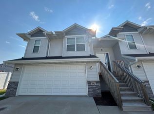 392 Tanglewood Dr, Solon, IA 52333