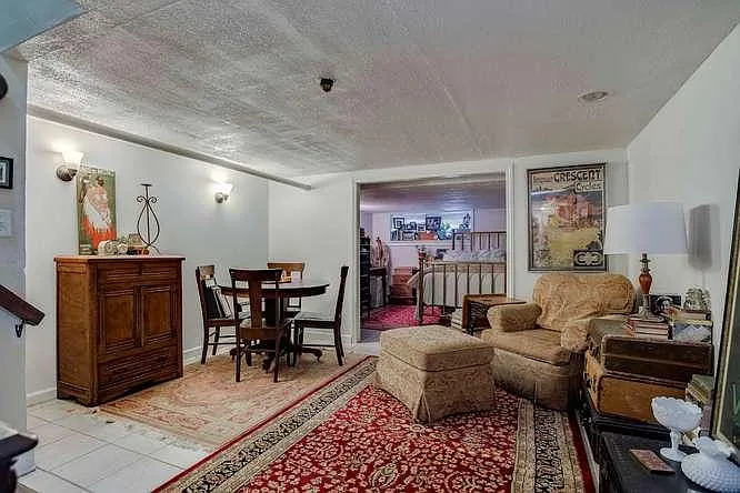 2904 Guilford Ave #T — Photo 2