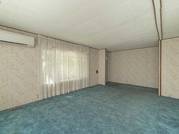 5th image of 3909 E Fourth Plain Blvd Unit 8