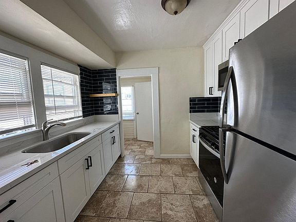 5th image of 1037 26th St