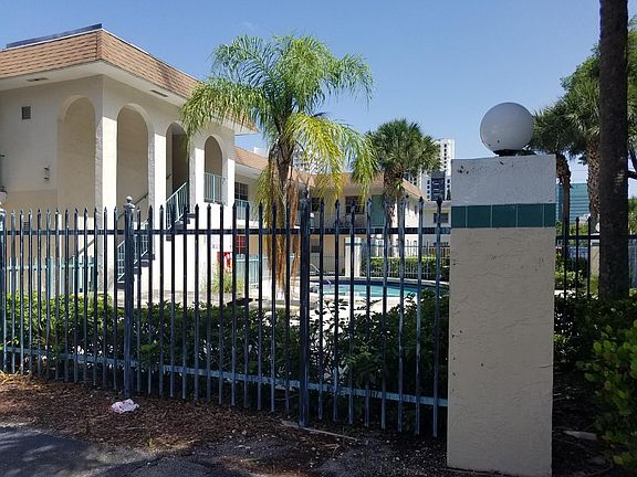 3rd image of 512 Bayshore Dr APT 102