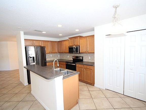 5th image of 5060 Kingscrest Ln