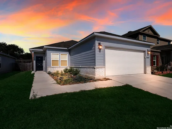 7407 PERCHERON WAY, Elmendorf, TX 78112