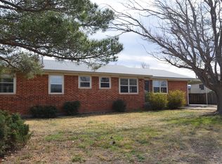 906 W Lockhart Ave, Alpine, TX 79830
