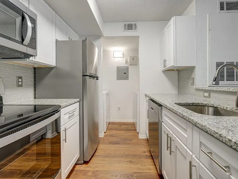 Royal St. George at the Villages Apartment Homes — Photo 2