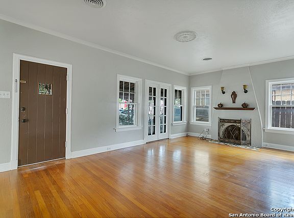 4th image of 110 North Dr