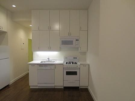 4th image of 1523 York Ave Floor 3