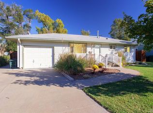 1202 Oak Cir, Salina, KS 67401