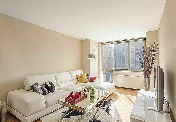 3rd image of 100 W 26th St APT 16B