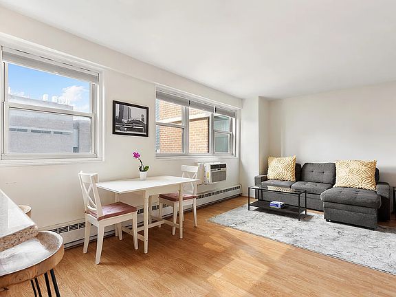 2nd image of 175 Willoughby St APT 11G